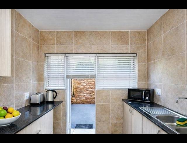 3 BEDROOM TOWNHOUSE FOR SALE IN BEDFORD GARDENS